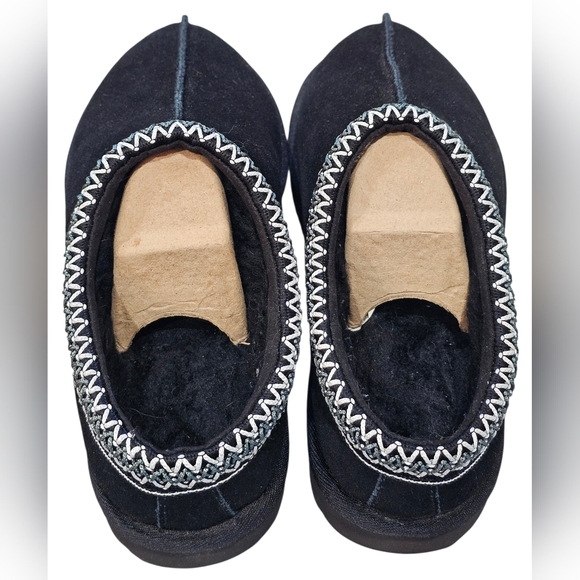 UGG Women's Tasman 5955 Black Size 8, Like New - Picture 5 of 12